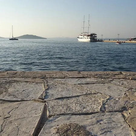 D House Authentic House, Relaxing Courtyard And Terrace Zlarin