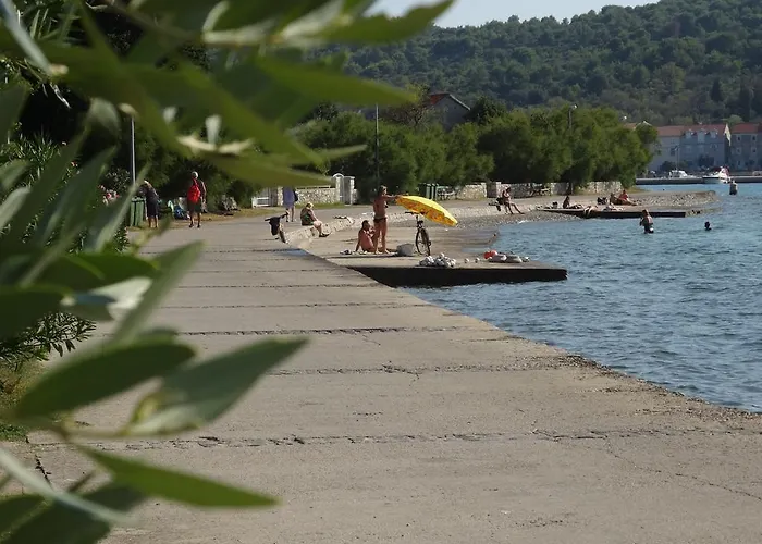 D House Authentic House, Relaxing Courtyard And Terrace Дом отдыха *