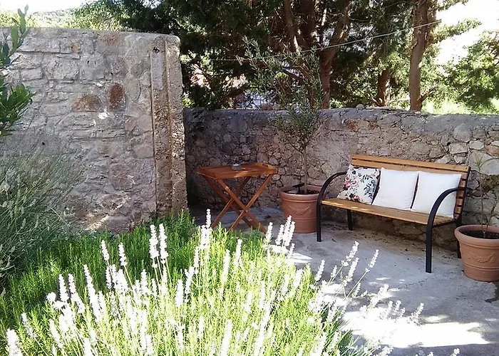 D House Authentic House, Relaxing Courtyard And Terrace Дом отдыха *